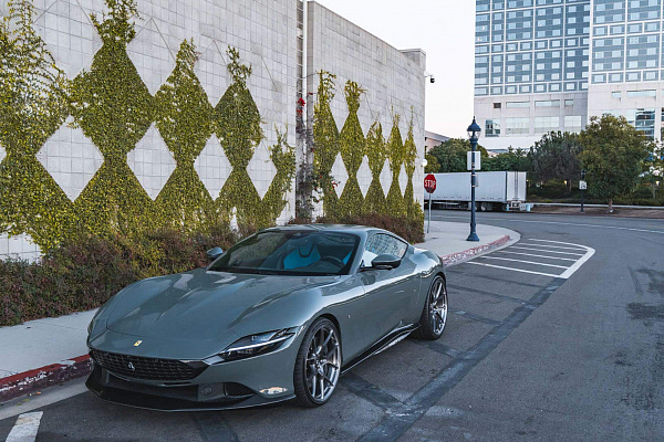 Фото дисков HRE 521M Глянцевый тонированный лак на Ferrari Roma