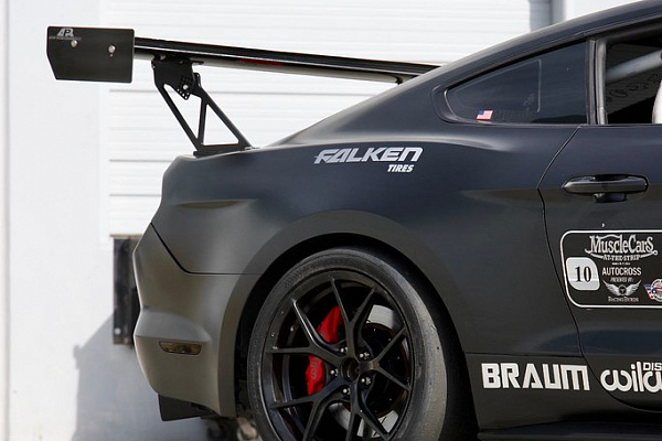 Фото дисков MRR FS06 Черный сатин на Ford Mustang VI