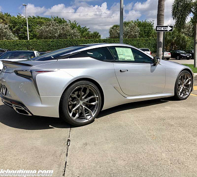 Фото дисков HRE P201 на Lexus LC 500