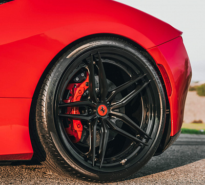 Фото дисков HRE S107SC на Ferrari F8
