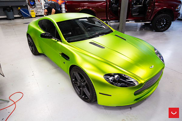 Фото дисков Vossen HF-1 Сатиновый графит на Aston Martin Vantage 3