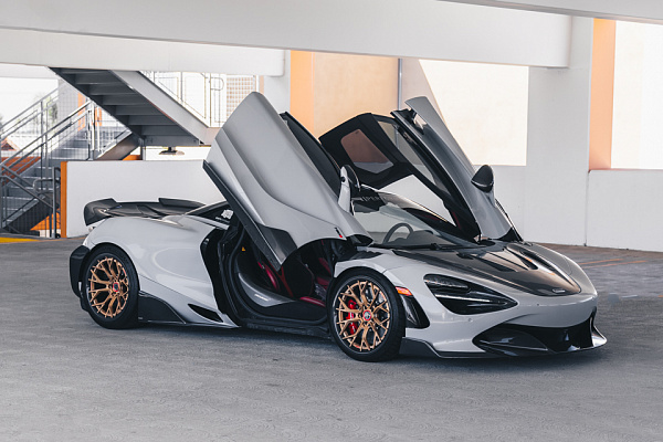 Фото дисков Brixton Forged PF10 Сатиновое темное золото на McLaren 720S