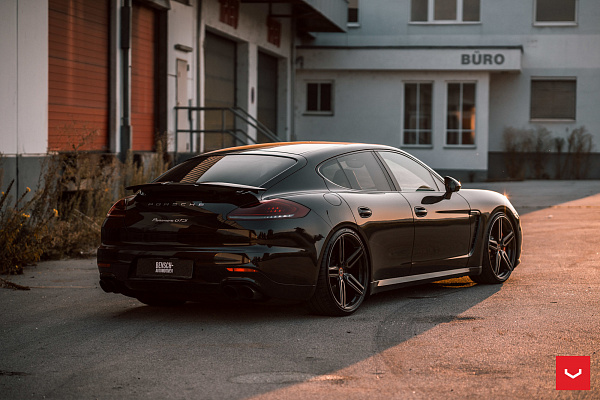 Фото дисков Vossen HF-1 Алмазная проточка на Porsche Panamera I