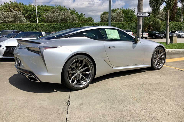Фото дисков HRE P201 Глянцевый тонированный лак на Lexus LC 500