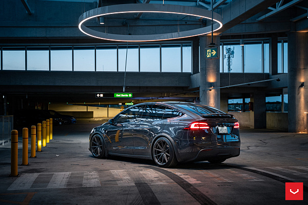 Фото дисков Vossen HFX-2 (5-Lug) Глянцевый графит на Tesla Model X