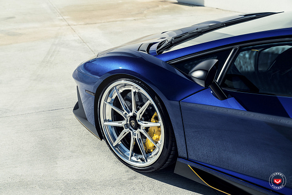 Фото дисков Vossen EVO-2R (3-Piece) Полированный лак на Lamborghini Aventador