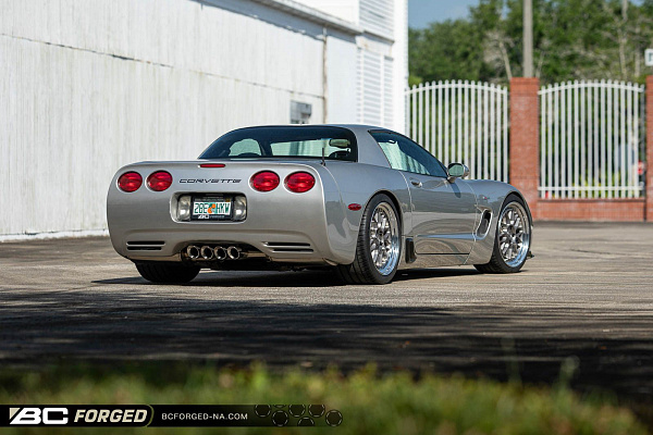Фото дисков BC Forged LE81 // MLE81 Глянцевый тонированный лак на Chevrolet Corvette C5