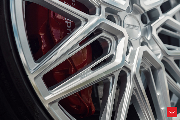 Фото дисков Vossen HF-7 Серебро на Audi E-tron GT