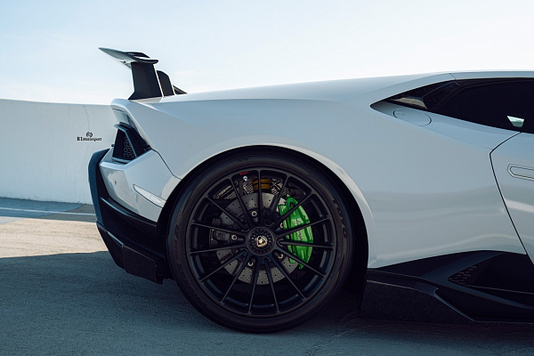 Фото дисков HRE P103 Черный сатин на Lamborghini Huracan