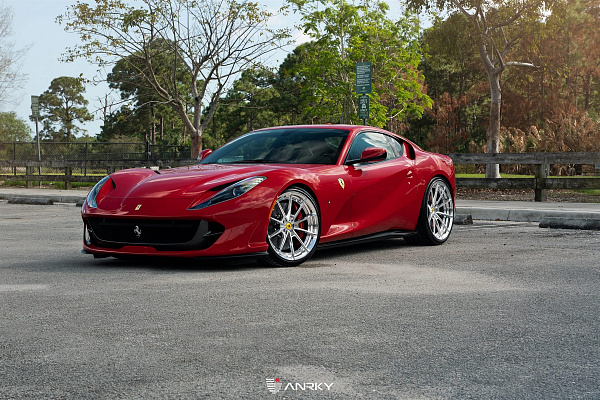 Фото дисков Anrky AN28 Полированный лак на Ferrari 812