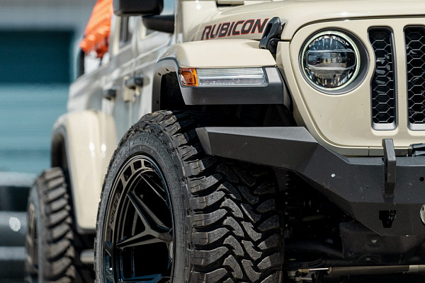 Фото дисков 4PLAY 4P55 Черный глянец на Jeep Gladiator II (JT)