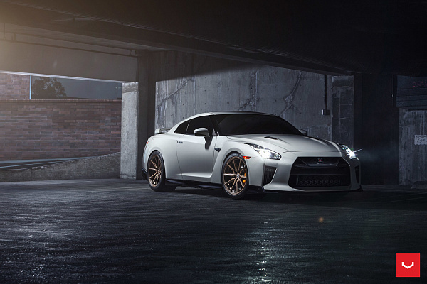 Фото дисков Vossen HF-3 Сатиновая бронза на Nissan GT-R