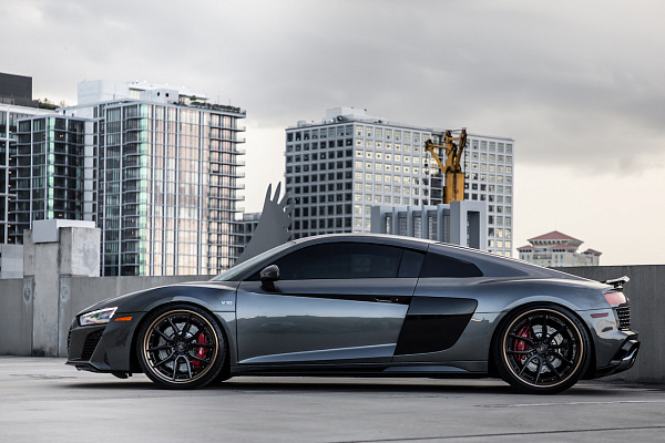 Фото дисков Strasse Wheels SV5 Deep Concave FS Другой цвет на Audi R8 (4S)