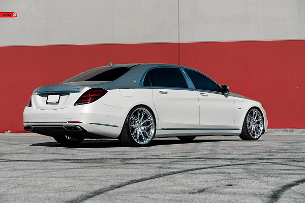 Mercedes-Benz S600 Maybach