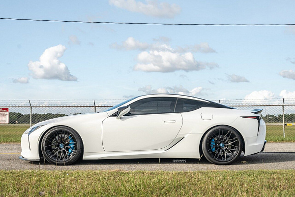 Фото дисков Strasse Wheels SV10M Deep Concave Duoblock Другой цвет на Lexus LC 500