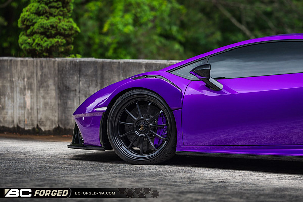 Фото дисков BC Forged TD01 Черный глянец на Lamborghini Huracan