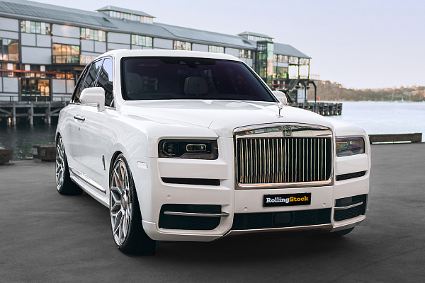 Фото дисков Strasse Wheels SV20M Deep Concave Duoblock RR Сатиновый тонированный лак на Rolls-Royce Cullinan