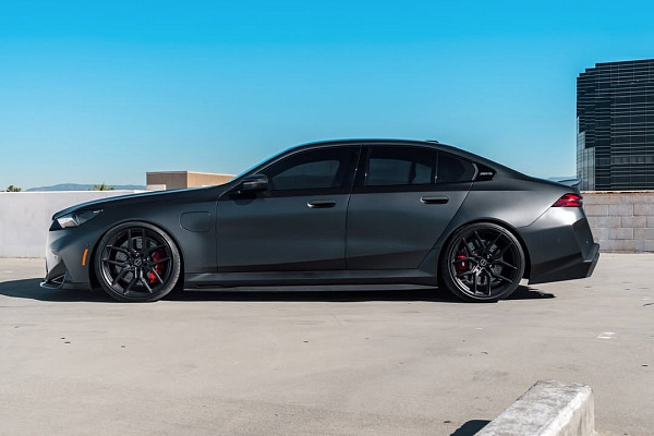 Фото дисков MV Forged MVF-5 Черный сатин на BMW 5/M5 (G60/G90)
