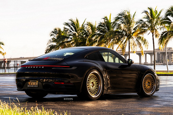 Фото дисков Strasse Wheels SC20 Track Сатиновое золото на Porsche 911 VIII