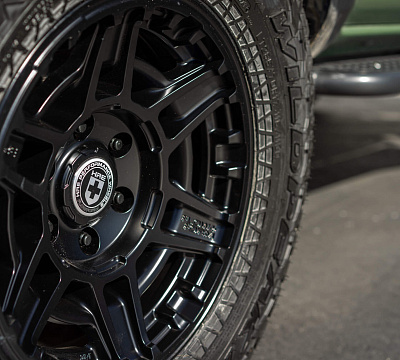 Фото дисков HRE FT1 на Toyota Tacoma III