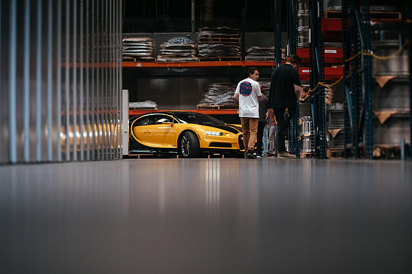 Фото дисков HRE P204 Глянцевый темный лак на Bugatti Chiron