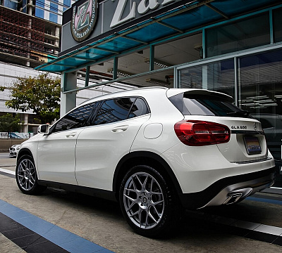 Фото дисков HRE FF01 на Mercedes-Benz GLA (X156)