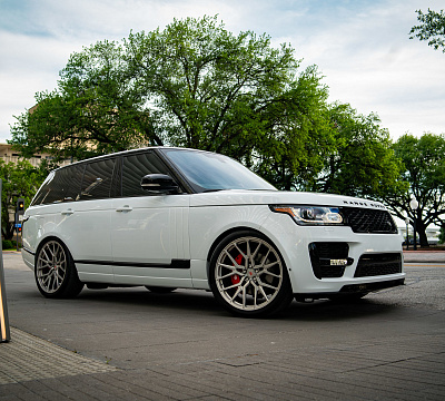 Фото дисков Vossen M-X3 на Land Rover Range Rover IV