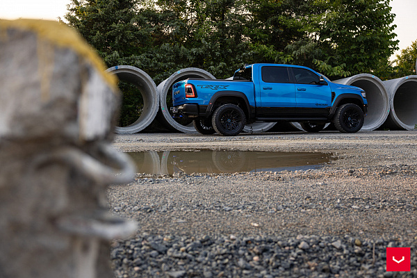 Фото дисков Vossen HF6-5 Черный сатин на Ram 1500 V