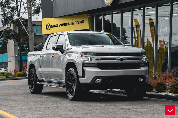 Фото дисков Vossen HF6-4 Черный глянец на Chevrolet Silverado IV