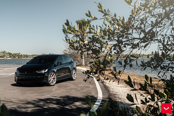 Фото дисков Vossen HF-5 Серебро на Tesla Model X