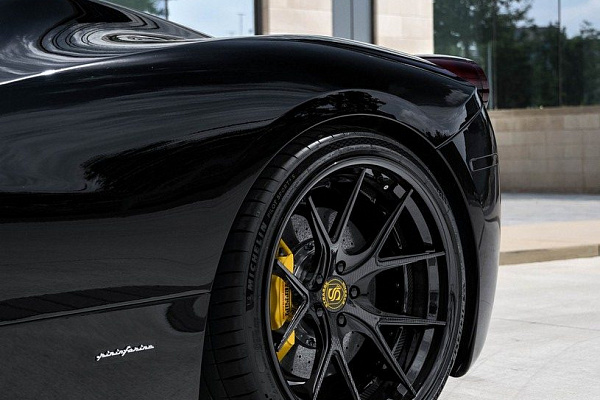 Фото дисков Strasse Wheels SM5R Deep Concave FS Другой цвет на Ferrari 458