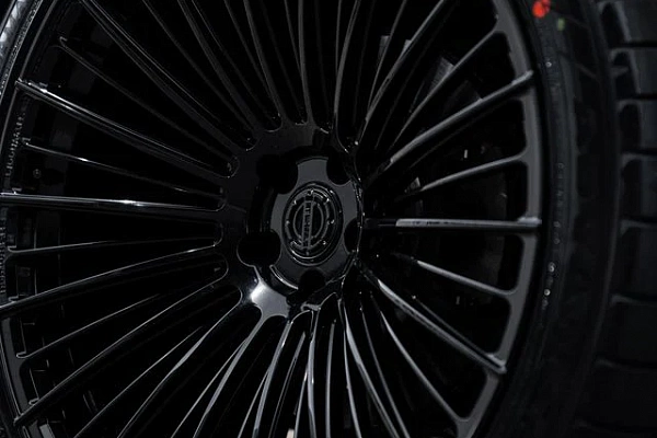 Фото дисков ST Wheels ST3 Черный глянец на Audi Q8