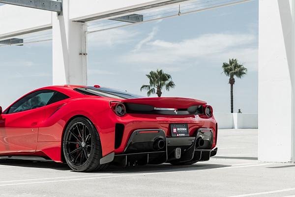 Фото дисков HRE P104SC Черный глянец на Ferrari 488
