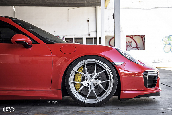 Фото дисков Strasse Wheels SM5R Deep Concave Monoblock Глянцевый лак на Porsche 911 VII