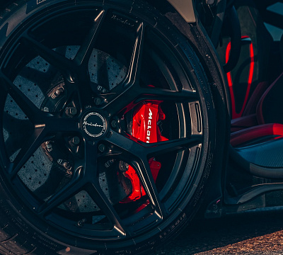 Фото дисков Brixton Forged PF7 на McLaren 720S