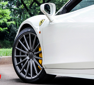 Фото дисков Vossen VFS-2 на Ferrari 458