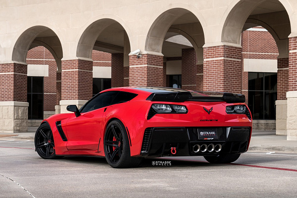 Фото дисков Strasse Wheels SP5R Deep Concave Monoblock Черный сатин на Chevrolet Corvette C7