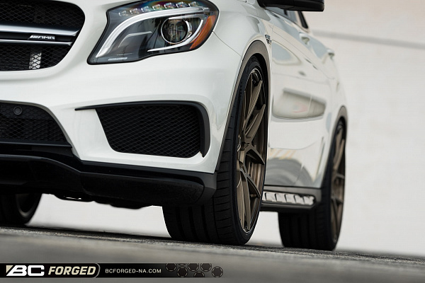 Фото дисков BC Forged HCA381 Сатиновая бронза на Mercedes-Benz GLA (X156)