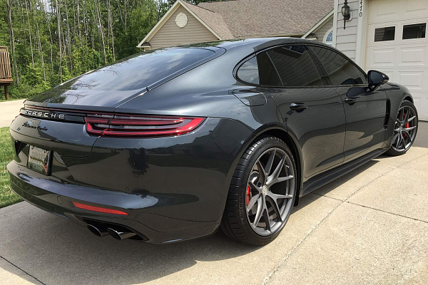 Фото дисков HRE P101 Сатиновый графит на Porsche Panamera II