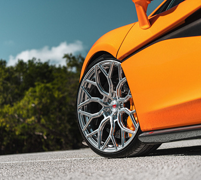 Фото дисков Vossen S17-01 на McLaren 570S