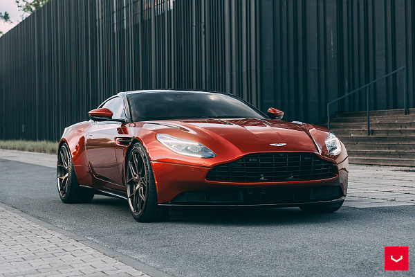 Фото дисков Vossen HF-5 Сатиновая бронза на Aston Martin DB11