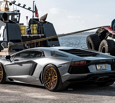 Фото дисков Strasse Wheels SV10M Track на Lamborghini Aventador