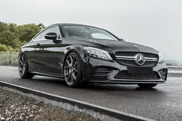 Фото дисков Bola FLY Глянцевый графит на Mercedes-Benz C-Class (W205)