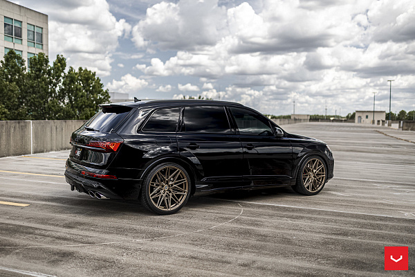 Фото дисков Vossen HF-7 Глянцевая бронза на Audi Q7 (4M)