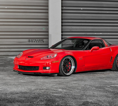Фото дисков Strasse Wheels R10 Performance на Chevrolet Corvette C6