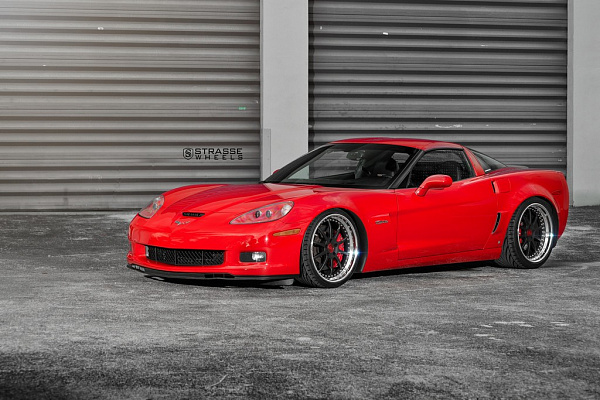 Фото дисков Strasse Wheels R10 Performance Другой цвет на Chevrolet Corvette C6