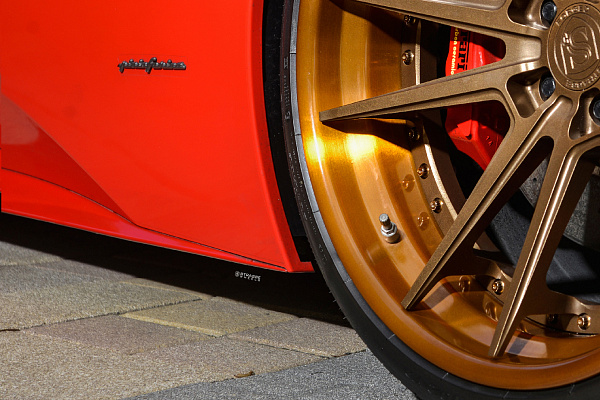 Фото дисков Strasse Wheels SV1 Deep Concave FS Другой цвет на Ferrari 458