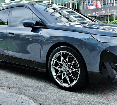 Фото дисков HRE FF10 на BMW iX