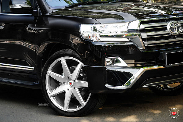 Фото дисков Vossen CG-207 Глянцевый лак на Toyota Land Cruiser 200