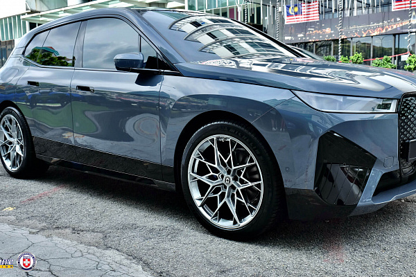Фото дисков HRE FF10 Серебро на BMW iX